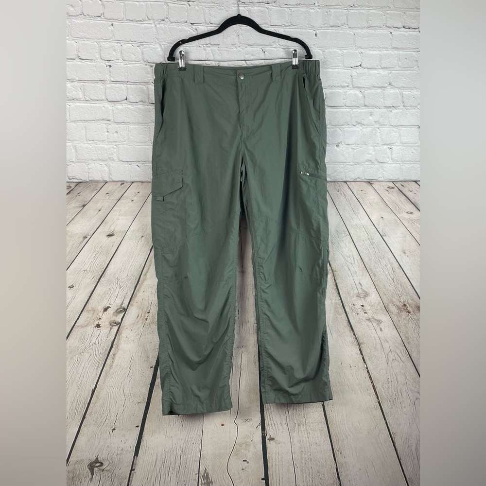 Columbia Omni Shade Sun Protect Size 40x30 Hiking Outdoor Cargo Pants LKNW